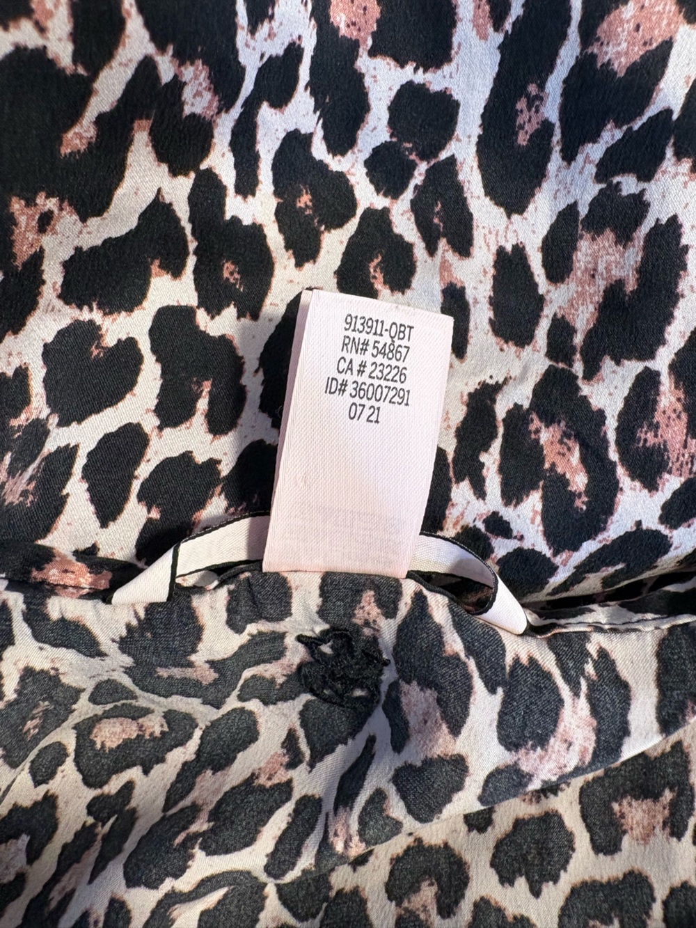 Victoria's Secret Luxe 100% Washable Silk Leopard Print Pyjama Top Size Small - Picture 10 of 10